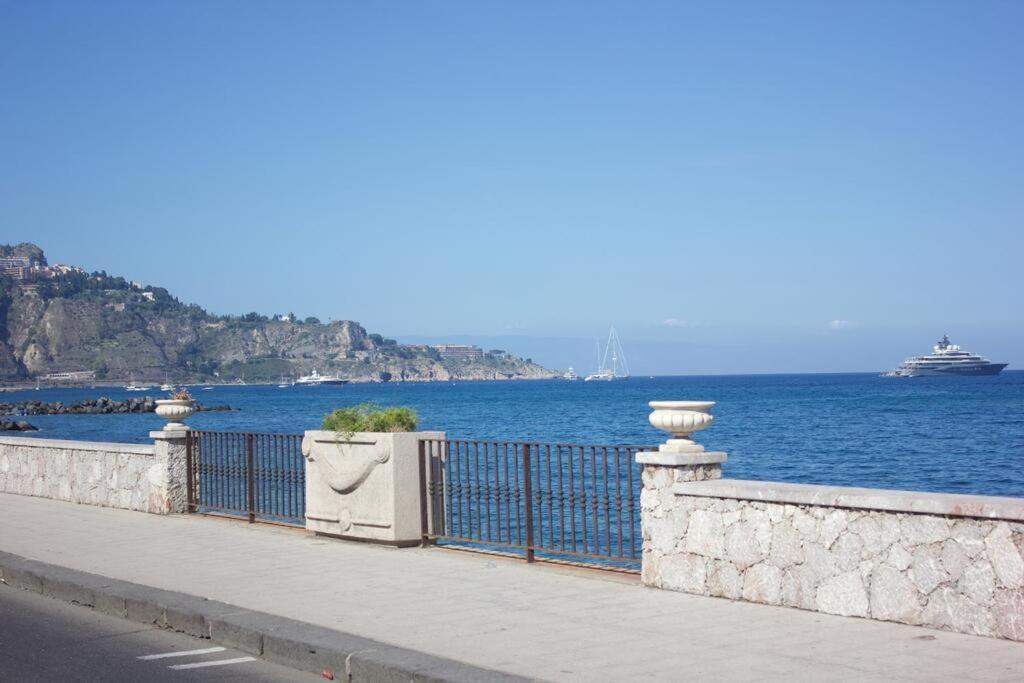 גיארדיני נאקסוס A&G Apartment Naxos-Taormina מראה חיצוני תמונה