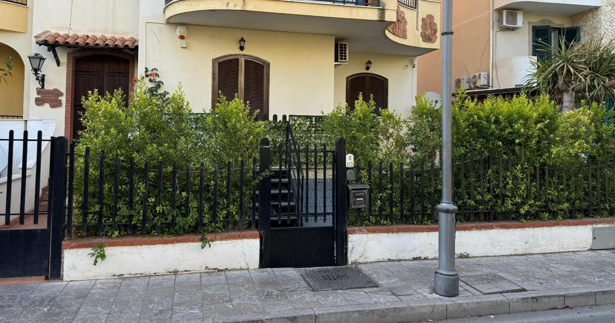 גיארדיני נאקסוס A&G Apartment Naxos-Taormina מראה חיצוני תמונה